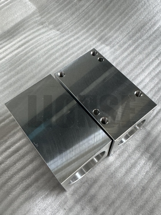 Чому перевага надається верстатам і частинам обладнання для обробки алюмінію?